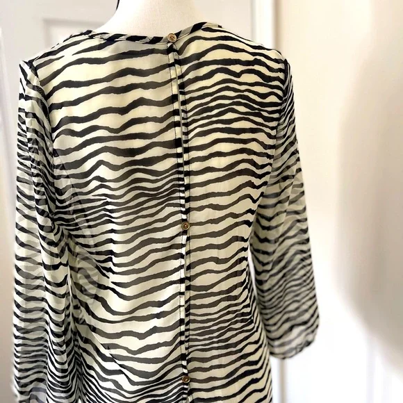 Woman’s Blouse - Picture 2 of 2